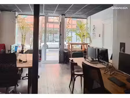 bureau disponible dans un coworking place saint-marc