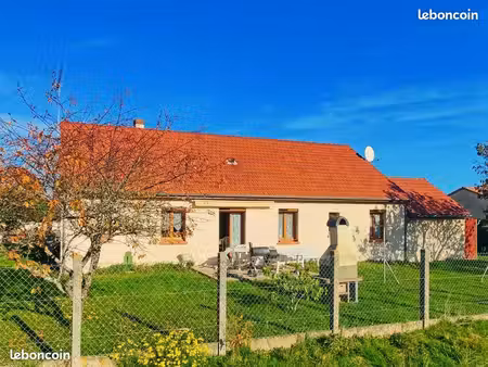 maison de plain pied arborée située a chamblet