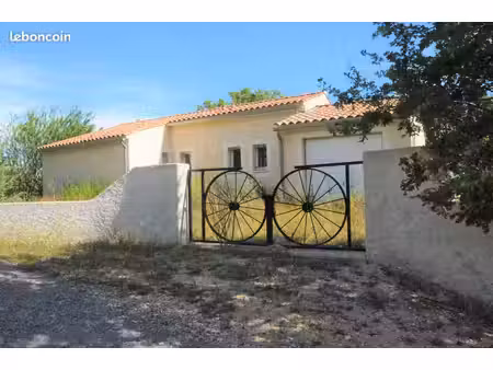 maison 3 pièces avec garage et cave en campagne dans un endroit calme