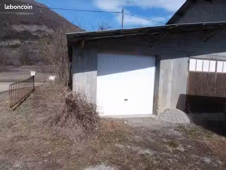 parking 24 m² la roche des arnauds