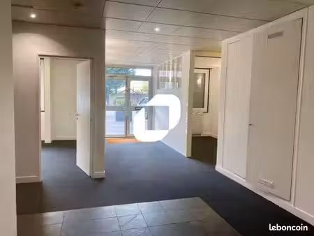 bureaux 131 m²
