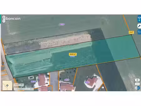 terrain agricole de 1ha collé au lotissement ( bien rare)