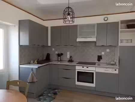 maison de ville meublée 2 chambres  loc année  la chaume proche quais
