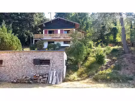 chalet 4 pièces 94 m²