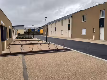 t4 avec terrasse et parking dans résidence sécurisée