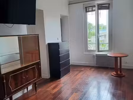 a vendre appartement meublé 35m2 deuil la barre peinture parquet refait en 2023