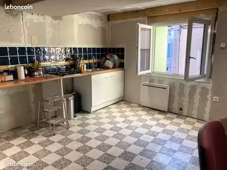 direct propriétaire: immeuble de rapport 280 m 2 à sigean à renover excellente opportunité