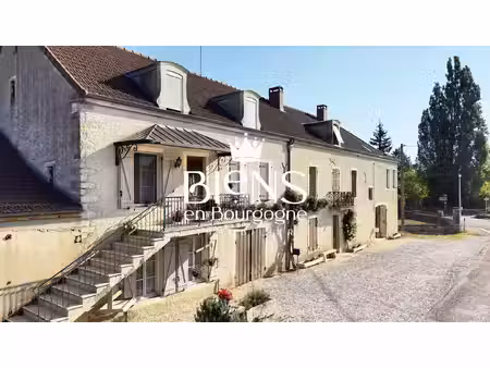 exclusif la rochepot  très grand et bel ensemble immobilier off