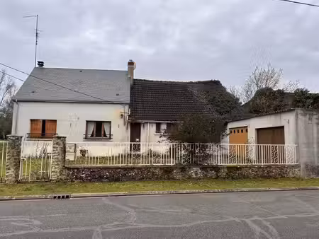 a vendre - maison 4 pièces avec garage et jardin à chazelet