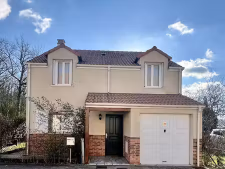 maison 5 pièces-4 chambres-garage-jardin et annexe cadastrée-
