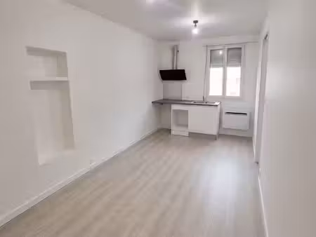 studio de 20m2 meublé rénové avec dépendance de 10 m² – athis-mons