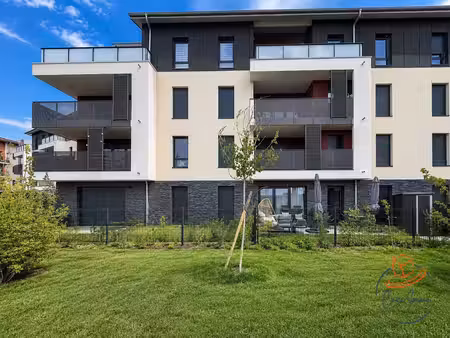 cessy - appartement t3 en rez de jardin avec vue mont blanc dégagé équipé d'un garage