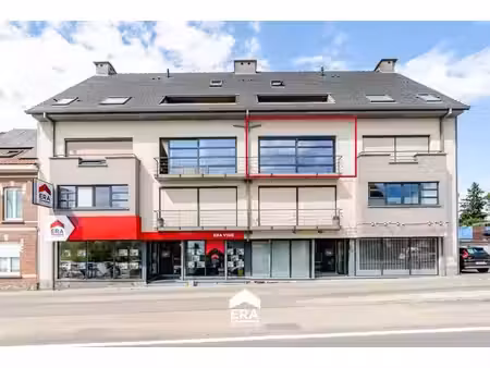 agréable appartement 2 chambres avec terrasse et garage