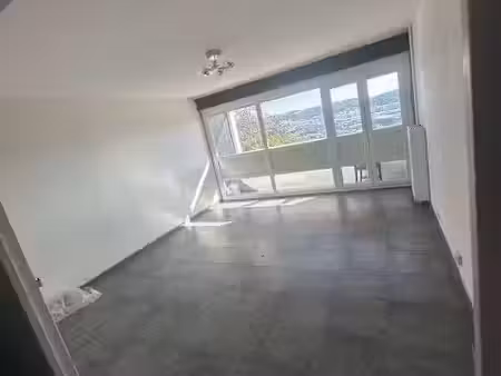 location appartement 3 pièces 73 m² à saint-etienne (42000)  750 €
