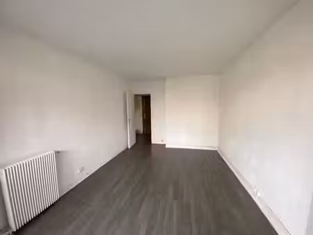 location appartement 2 pièces 40 m² à saint-ouen (93400)  1 065 €