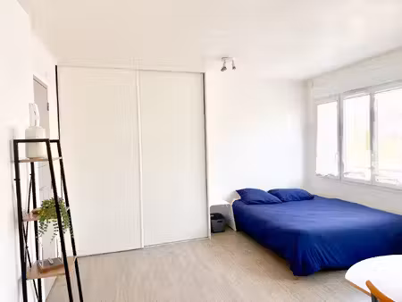 deux studios meubles au coeur de nouvelle-ville