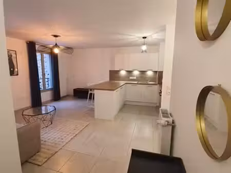 tres beau t2 meuble idealement situe