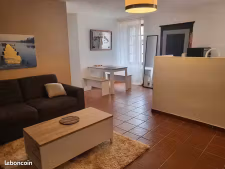 t2 meublé à vico - location 1 an renouvelable