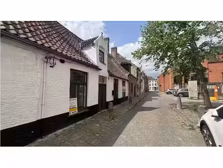 karaktervolle 2-slaapkamerwoning met ruim terras te huur ...
