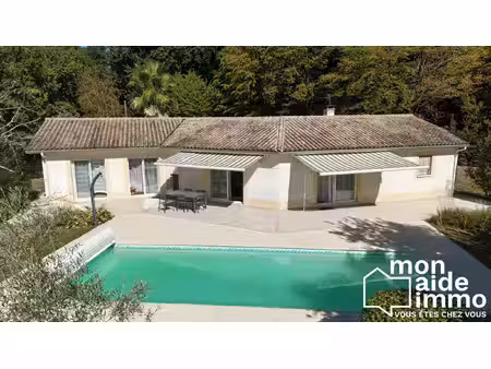 belle maison de 141 m² avec piscine et garage sur un terrain de
