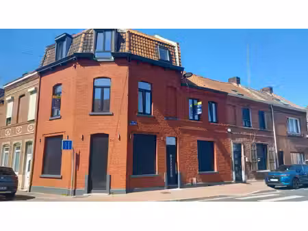 immeuble d'angle 197.950 euros limite lys lez lannoy.
