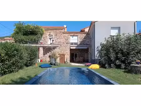 maison avec vue et piscine  6 chambres  à saint babel 63500