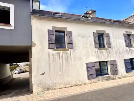 maison de ville avec stationnement privatif – saint-renan