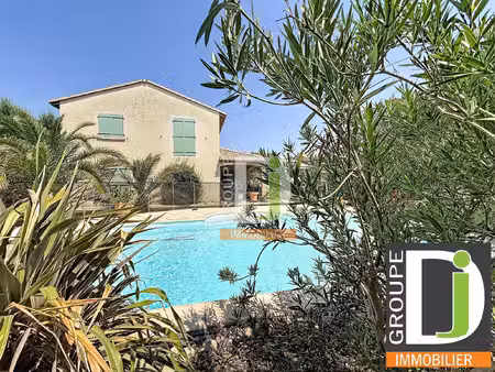 a vendre  montoison maison de 140 m² avec piscine