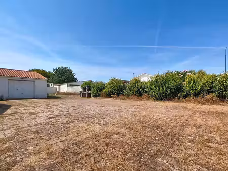 terrain constructible à la sauzaie - st xandre