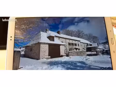 très belle maison de campagne  proximité laguiole  bien rare