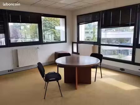 bureaux à louer en 1er étage 65 m² (direct propriétaire)