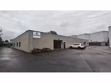 bâtiment industriel d’env. 1.020 m² avec bureaux et espace e