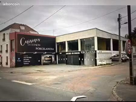 ◊ local commercial à louer – emplacement n°1 sur la n20 ◊