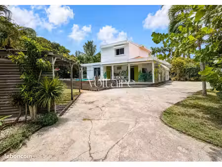 villa 5 pièces + bungalow 150 m2