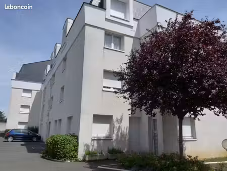 t1 bis avec mezzanine à louer