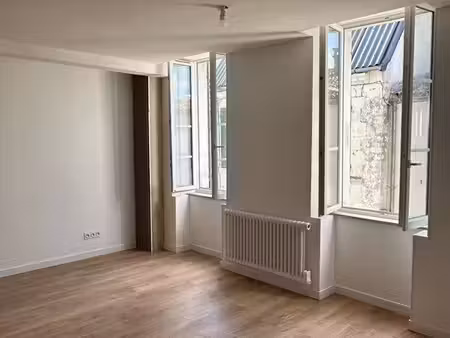 t4 rénové 85 m² – centre saint-jean-d’angély