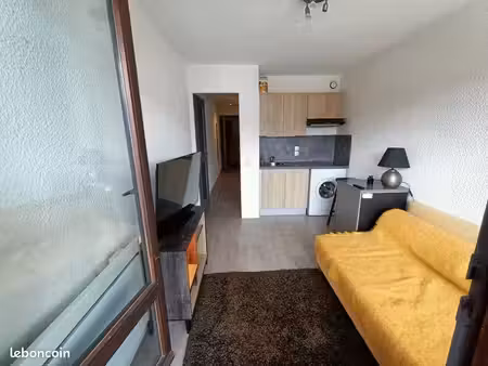 studio meublé 23 m² avec grand balcon et vue mont-blanc