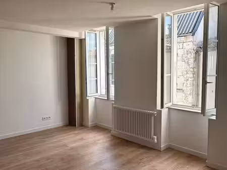 appartement t4 - 85 m² - saint jean d’angely