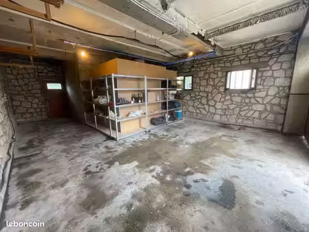 location stockage / parking