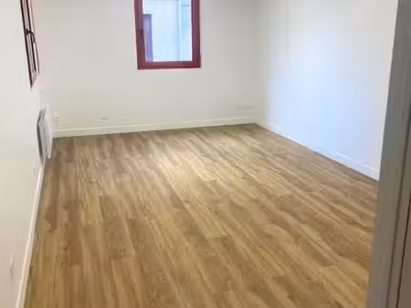 local professionnel 22 m² à louer - centre ville de luzarches
