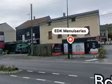 local commercial 45m2 avec parking et terrasse