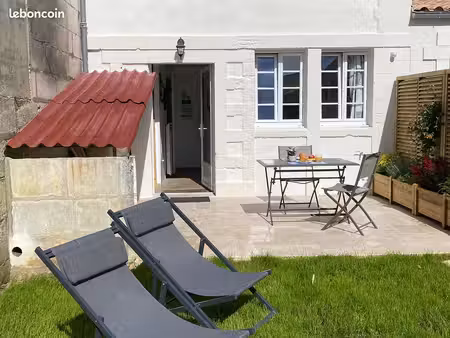 t2 meublé centre ville avec terrasse et jardin