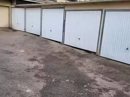 parking à louer 10 m² - le havre (76) - 68€