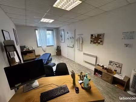 bureau 30m²