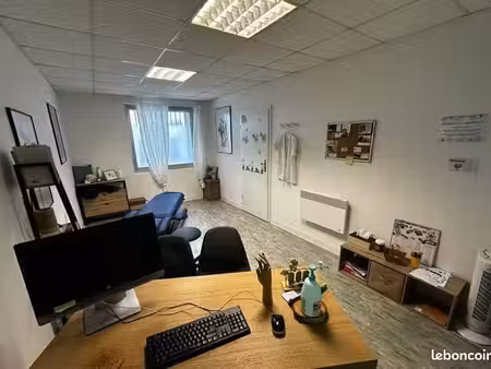 bureau 30m²