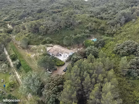 maison de plein pied sur les hauteurs de comps  au cœur de la nature