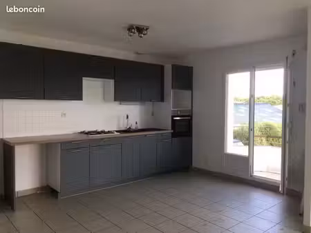 mellac  location appartement 3 pièces