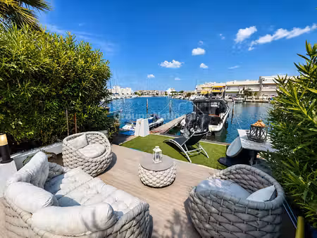 marina triplex appontement large et garage