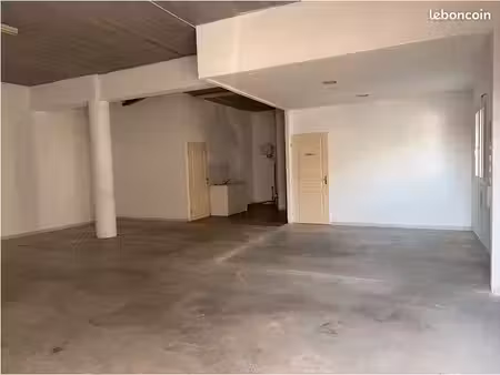 commerce 100 m²