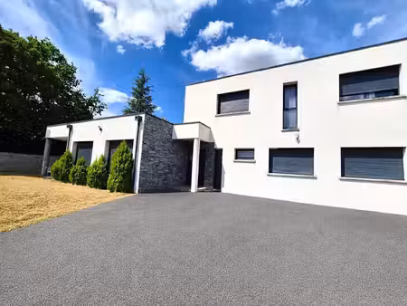 sublime maison contemporaine joue les tours (37)